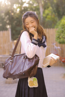 泳装青春少女